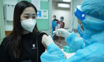 Sau khi được tiêm đủ 2 mũi vắc xin vẫn phải tuân thủ các quy định phòng chống dịch