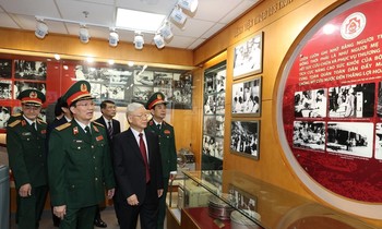 Tổng Bí thư Nguyễn Phú Trọng dự lễ kỷ niệm 70 năm Ngày truyền thống Bệnh viện Trung ương Quân đội 108ảnh: TTXVN