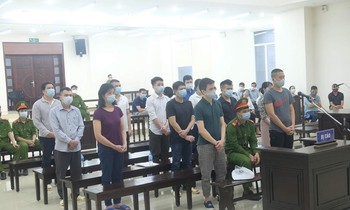 Do một người tử vong, vụ án còn 14 bị cáo chịu xét xử
