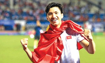 Hậu vệ Đoàn Văn Hậu
