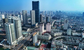 Bất động sản khó khăn, doanh nghiệp địa ốc tìm mọi cách huy động vốn. Ảnh: Như Ý