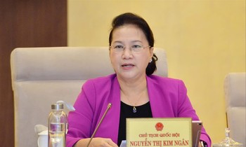 Phát biểu tại phiên họp Ủy ban Thường vụ Quốc hội, Chủ tịch Quốc hội Nguyễn Thị Kim Ngân cho rằng vi phạm quy định về giờ làm thêm còn phổ biếnảnh: Như Ý