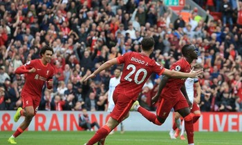 Liverpool vs Burnley 2-0: 'Game' dễ cho Lữ đoàn đỏ