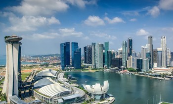 Những tòa cao ốc tạo nên diện mạo hiện đại, năng động cho các TP đảo như Singapore, Dubai…