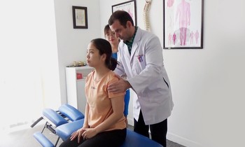 Phòng khám chuyên khoa trị liệu thần kinh cột sống Hoa Kỳ chuyên điều trị cơ xương khớp