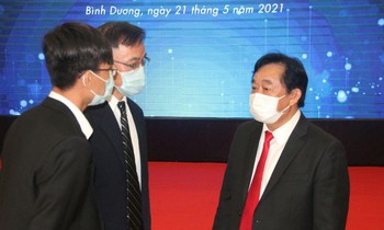 Lãnh đạo Bình Dương trao đổi với nhà đầu tư nước ngoài