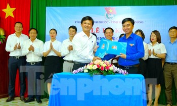 The youth of the two border provinces cooperate to develop and protect the border