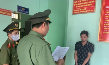 Đối tượng Nguyễn Thành Lâm bị cơ quan Công an tỉnh Quảng Bình khởi tố với tối danh “tổ chức cho người khác nhập cảnh Việt Nam trái phép” (Ảnh CA Quảng Bình)