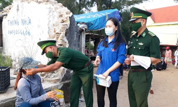 Youth union members of forces throughout the province "go every alley, knock door to door" to propagate about the election of deputies to the 15th National Assembly and the election of People's Council deputies at all levels, term 2021-2026.