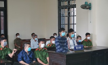 Các bị cáo đều là người dưới 18 tuổi.