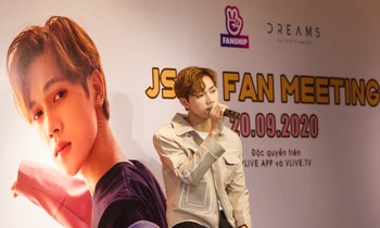 Jsol tiết lộ tật xấu khi soi gương, chia sẻ thật lòng về chuyện tình cảm trong fan meeting