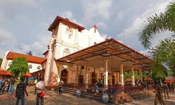 An ninh được thắt chặt tại các nhà thờ xảy ra vụ đánh bom tối Chủ nhật 21/4.