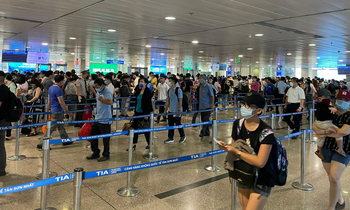Sân bay Tân Sơn Nhất đón lượng khách cao nhất từ trước tới nay trong dịp nghỉ lễ 30/4 vừa qua.