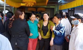 Người nhà nạn nhân đau đớn trước sự mất mát quá lớn