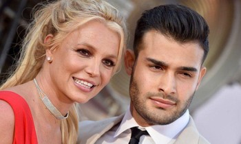 Hạnh phúc mỉm cười với Britney Spears: Bạn trai đã trao nhẫn đính hôn sau 5 năm hẹn hò