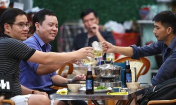 Đề xuất tất cả nhà hàng, quán nhậu ở TPHCM được bán rượu bia
