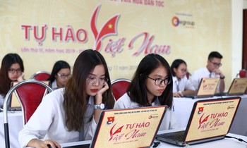 Các thí sinh tham gia cuộc thi "Tự hào Việt Nam"