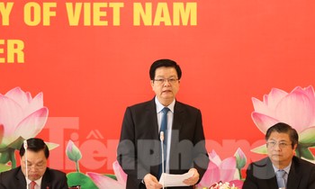 Phó trưởng Ban Tổ chức Trung ương Mai Văn Chính tại buổi họp báo. Ảnh Như Ý
