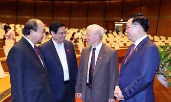 Lãnh đạo Đảng và Nhà nước tại kỳ họp thứ 11, Quốc hội khóa XIV. Ảnh Như Ý