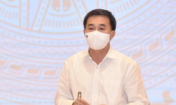 Thứ trưởng Bộ Y tế Trần Văn Thuấn