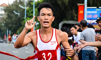 Hoàng Nguyên Thanh (phải) từng giành HCĐ SEA Games