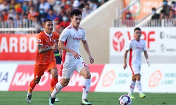 Hoàng Đức tiết lộ bất ngờ về siêu phẩm sút phạt xé lưới Bình Định