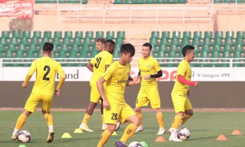 SLNA cách ly tập trung toàn đội vì COVID-19, LS V-League hoãn 7 cặp đấu vòng 13