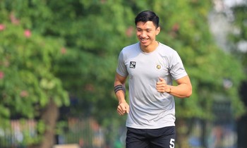 Văn Hậu sang Hàn Quốc trong tháng này để phẫu thuật chấn thương
