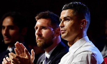 Ronaldo bị phát hiện cay cú trên mạng xã hội sau khi Messi đoạt Quả bóng Vàng 2021 