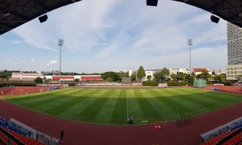 Đội tuyển Việt Nam thi đấu tại AFF Cup trên sân vận động Bishan