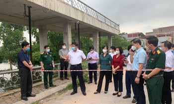 Đoàn công tác của Bộ Y tế và lãnh đạo tỉnh Bắc Ninh kiểm tra công tác phòng chống dịch COVID - 19 ở thành phố Bắc Ninh