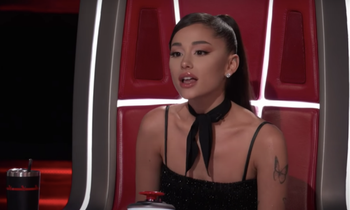 The Voice 2021: Ariana Grande chơi "luật rừng", trổ tài chiêu dụ trai đẹp châu Á xuất sắc