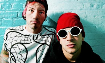 Trở lại với bài hát mới, Twenty One Pilots có đủ "động cơ" để phi thẳng lên No.1?