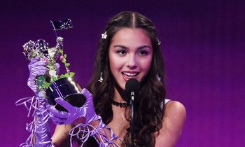 Olivia Rodrigo, Lil Nas X "gánh còng lưng" VMAs 2021, nhiều sao đình đám trắng tay đi về