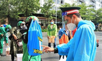 Bản tin tối 25/7: Đà Nẵng đóng cửa cảng cá, Hà Nội cho phép shipper nào hoạt động?