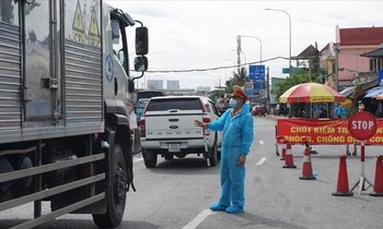 Trong 2 ngày qua, hệ thống cấp thẻ luồng xanh của Tổng cục Đường bộ liên tục bị tấn công mạng, khiến xe xin cấp không được giải quyết kịp thời. Ảnh minh họa.