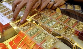 Giá vàng trong nước trụ vững mốc 58 triệu đồng/lượng.