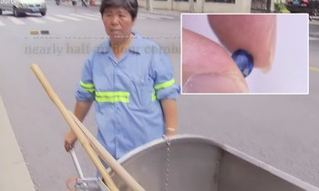 Cảnh sát bới xe rác để tìm túi đá quý hơn 3 tỉ đồng
