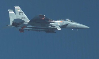 Không quân Mỹ thử nghiệm siêu bom GBU-72 nặng 2,5 tấn. Ảnh: US Air Force.