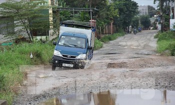 Mượn đường thi công cao tốc, nhà thầu Trung Quốc 'chạy làng' việc hoàn trả