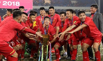 Trong thế giới fangirl: Không thể quên bàn thắng vô địch đã kiến tạo thanh xuân của tôi
