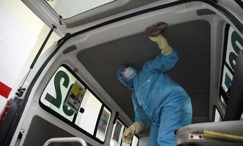Quy trình khử khuẩn sau mỗi chuyến đưa đón bệnh nhân COVID-19