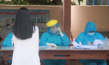 Đà Nẵng đang khẩn trương điều tra dịch tễ các trường hợp có liên quan đến ca mắc COVID-19. Ảnh: Nguyễn Thành