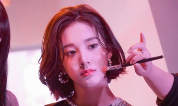 Không một ai như "em út" J (STAYC): Gặp sự cố trong cửa hàng tiện lợi, ai biết cũng cười