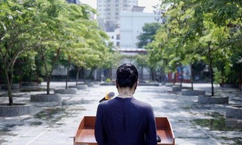 Lời giải thích về hình xăm của Phó hiệu trưởng Văn Thùy Dương gây tranh cãi