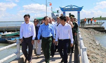 Thăm đảo Thạnh An, Bí thư TPHCM vạch định hướng phát triển huyện Cần Giờ