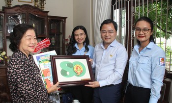 Bí thư thứ nhất T.Ư Đoàn Nguyễn Anh Tuấn tri ân cán bộ Đội TNTP Hồ Chí Minh các thời kỳ