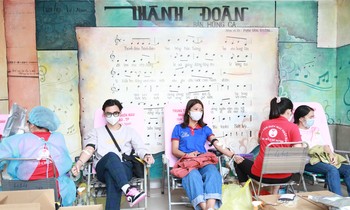Tiếp nhận hơn 400 đơn vị máu nhân kỷ niệm 45 năm quan hệ ngoại giao Việt Nam - Thái Lan