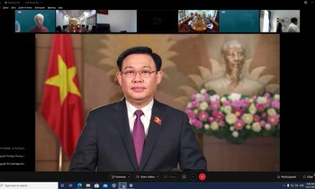 Chủ tịch Quốc hội Vương Đình Huệ tham dự lễ kỷ niệm 45 năm thành lập Trường ĐH Kinh tế TPHCM