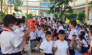 TPHCM dự kiến miễn học phí học kỳ II cho học sinh. Ảnh: minh hoạ